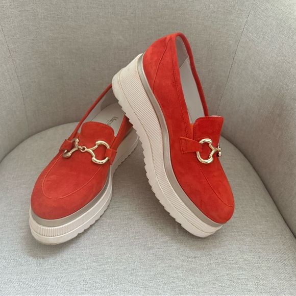 New Marco Moreo Milano Red Suede Flats with Gold Hardware - Picture 1 of 8